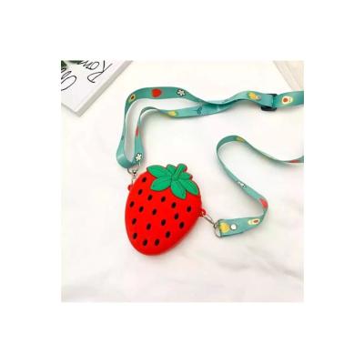 Çilek silikon çanta