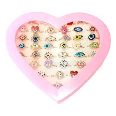 Kalp kutu yüzük metal