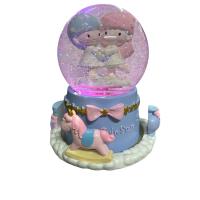 Kawaii çift sarılan kar küresi büyük boy