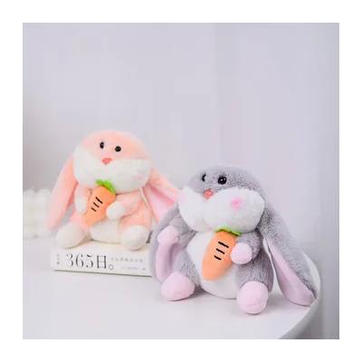 Kawaii havuç tutan tavşan anahtarlık