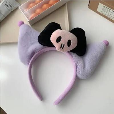 Kuromi kuru kafa taç