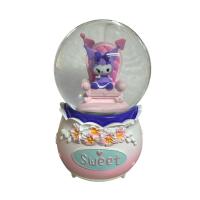 Kuromi Sweet Oturan Müzikli Işıklı Püskürtmeli Büyük Boy Kar Küresi 2 model