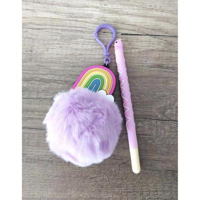 Ponponlu gökkuşağı anahtarlık