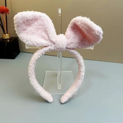 Tavşan kulak fiyonk taç