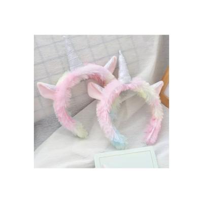 Unicorn boynuzlu taç